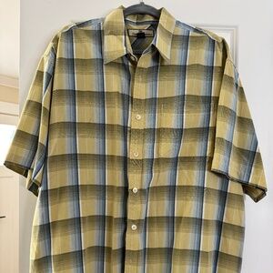 Tommy Bahama Button down Short Sleeve